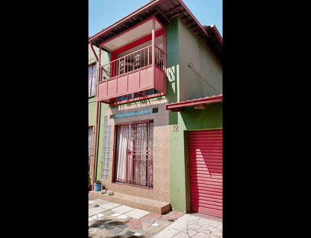 5 BEDROOM HOUSE FOR SALE IN CORONATIONVILLE